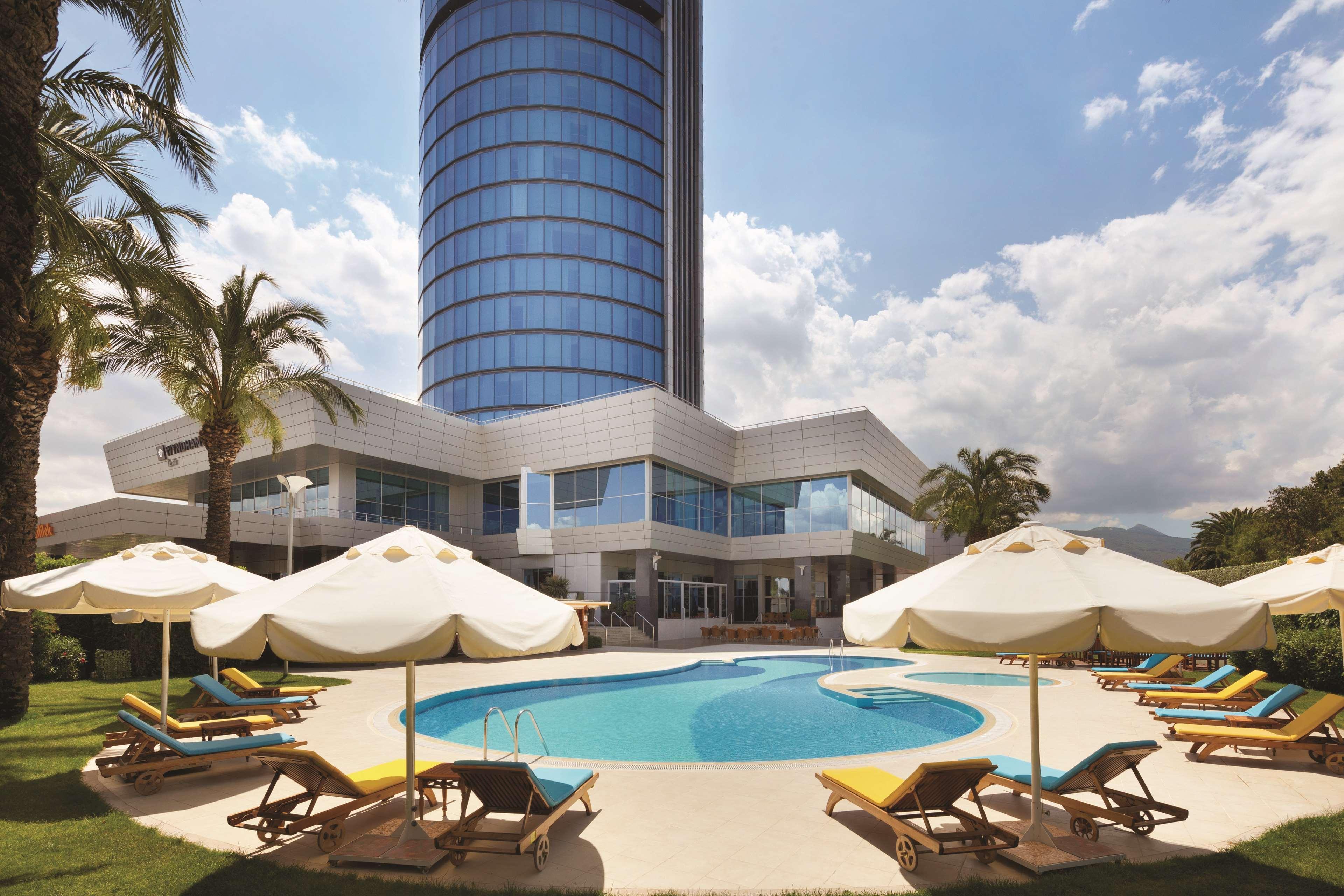 Wyndham Grand Izmir Ozdilek Thermal & Spa Hotel Exterior photo